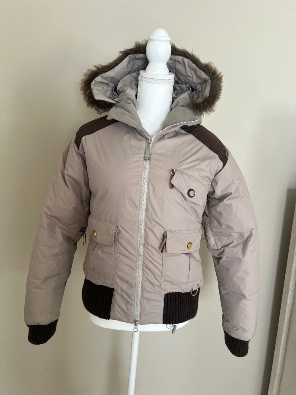 Holden Womens jacket Winter Beigh and Black Size S